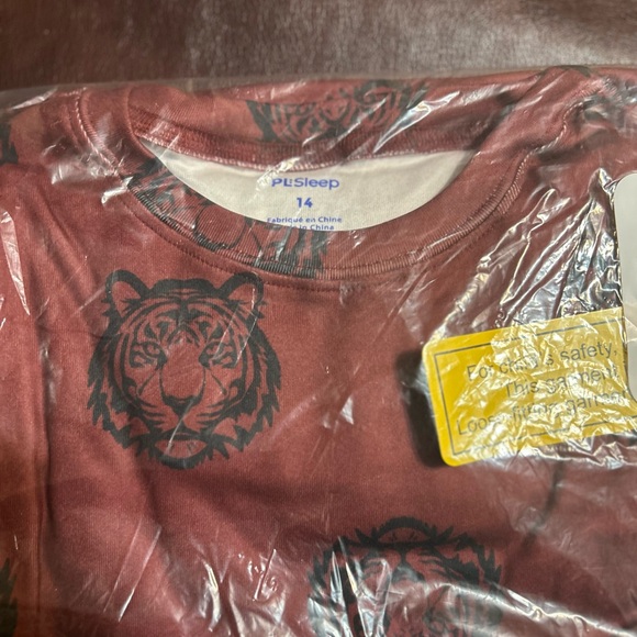 Petit Lem Tiger Print 2-Piece Pajama Set (Little Boy & Big Boy)

New!!!! - Picture 3 of 7